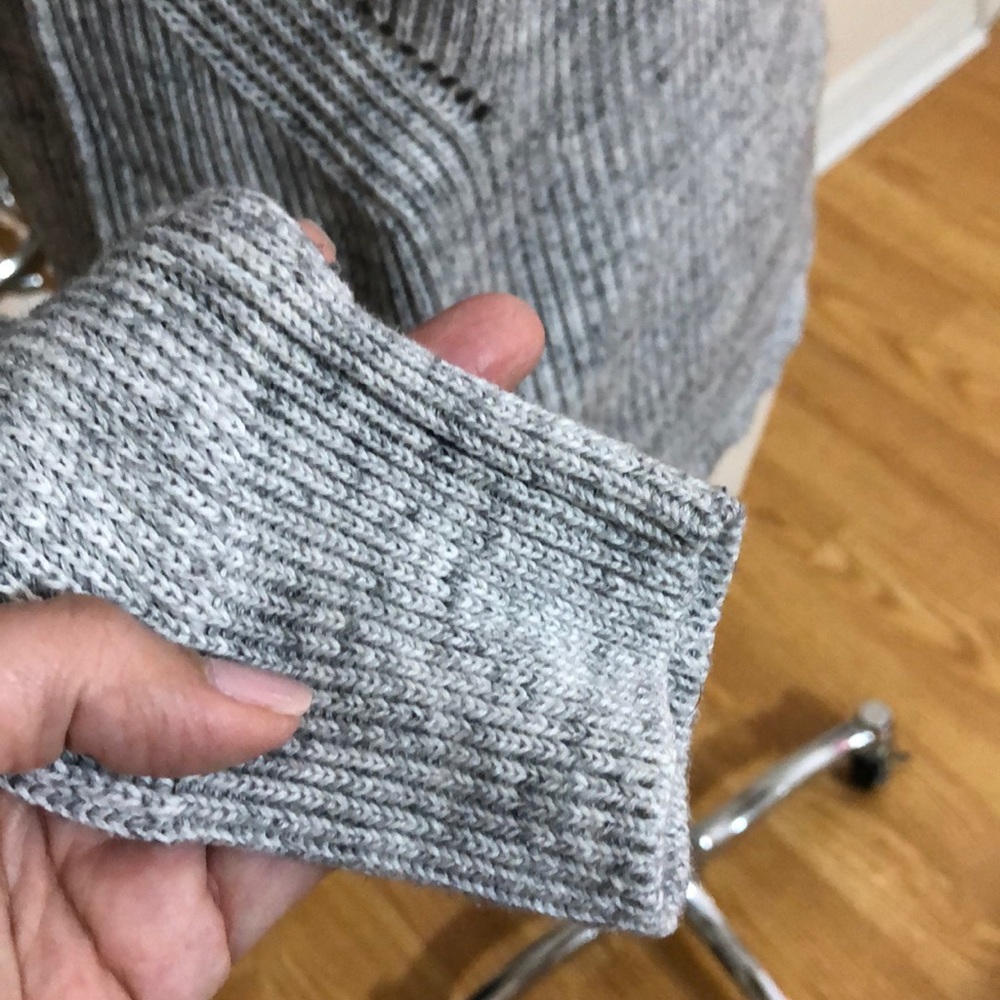 Beautiful Loft sweater - Picture 4 of 5